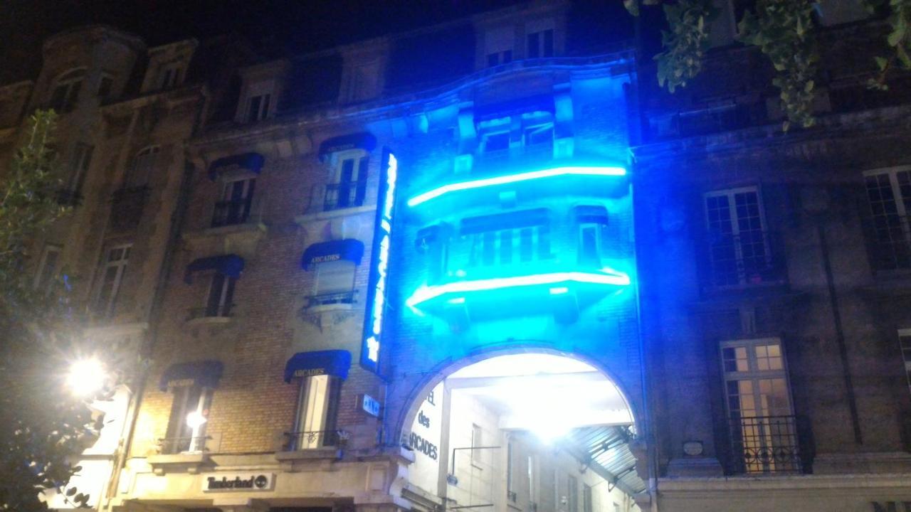Hotel Des Arcades ランス エクステリア 写真